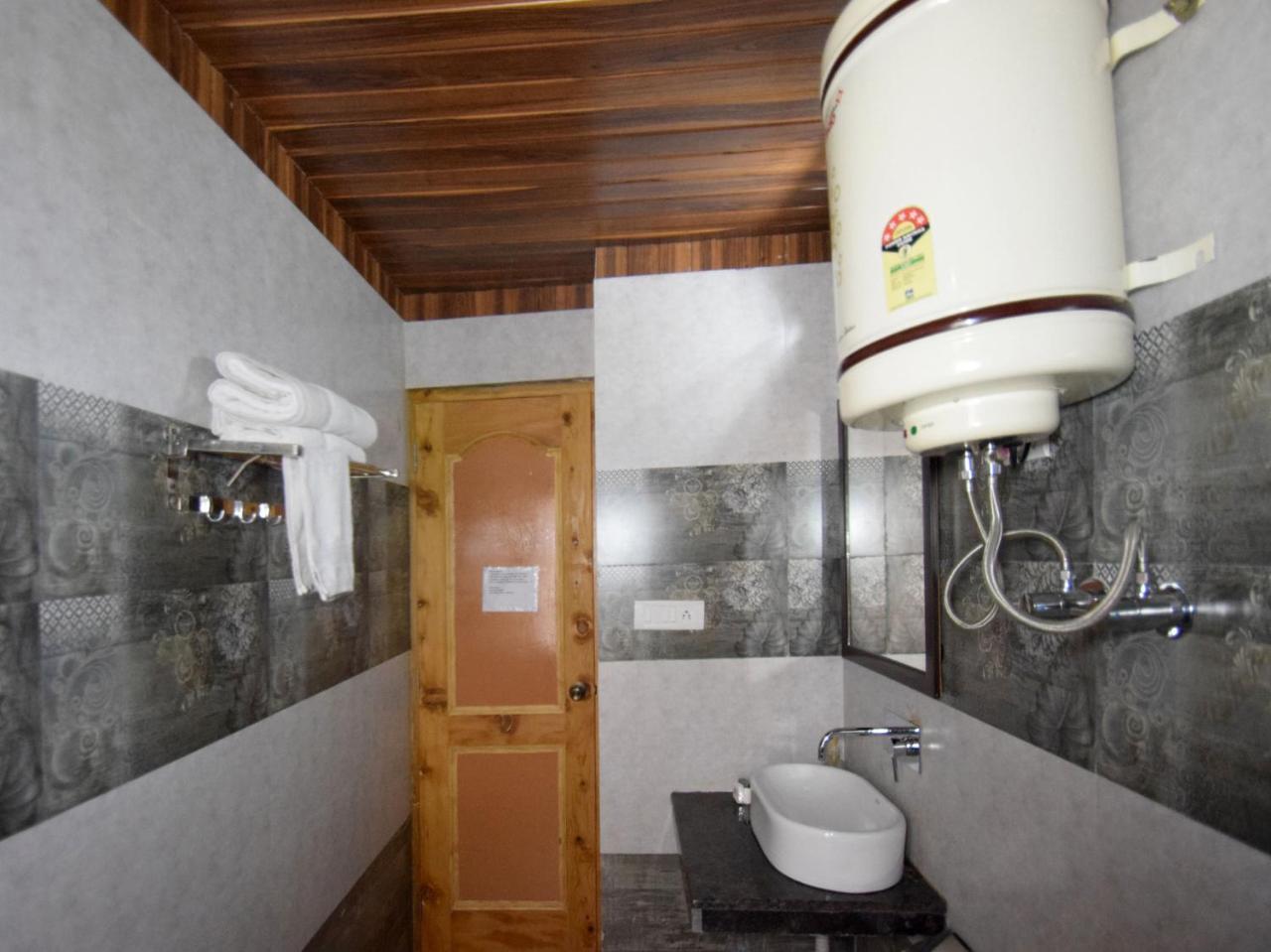 Oyo 10255 Hotel Red Apple Manāli Extérieur photo